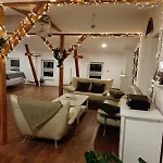 Großzügiges Dach-loft - 120qm, Dart, Airhockey, Beamer, Nahe Hafen, Schloss&altstadt