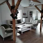 Grosszuegiges Dach-loft - 120qm, Dart, Airhockey, Beamer, Nahe Hafen, Schloss & Altstadt Apartment *