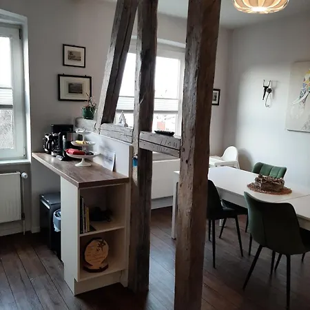 Grosszuegiges Dach-loft - 120qm, Dart, Airhockey, Beamer, Nahe Hafen, Schloss & Altstadt Апартаменти